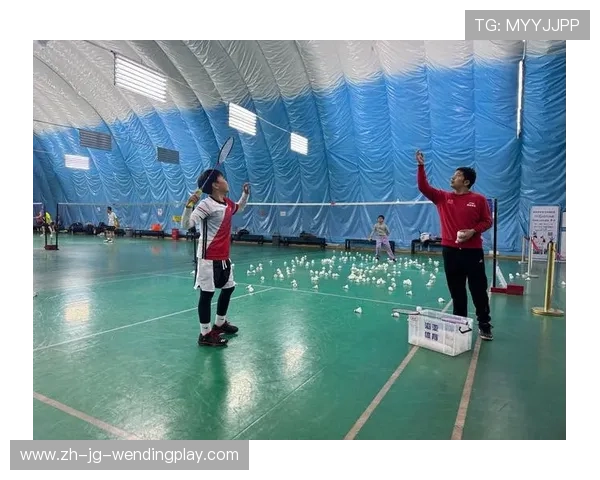 羽毛球训练 轻拍